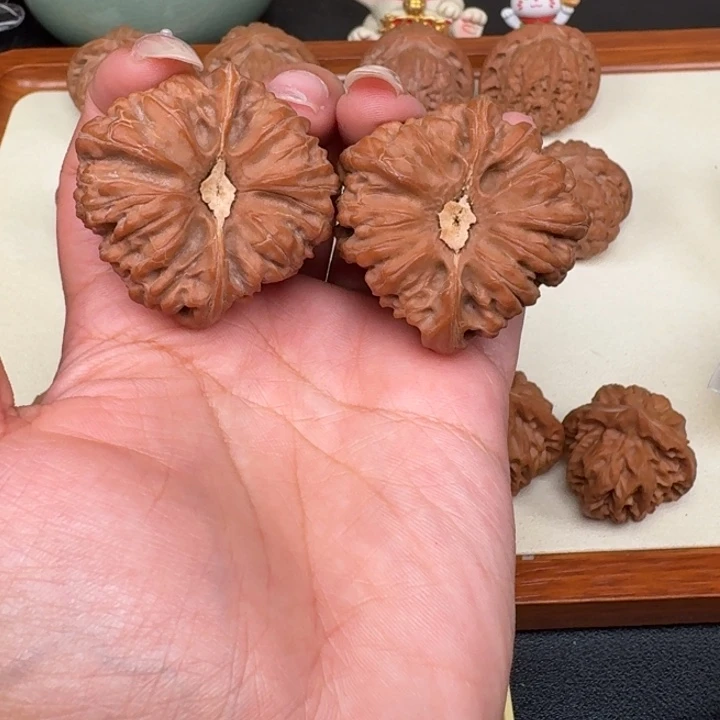 文玩核桃把件全品凹地42