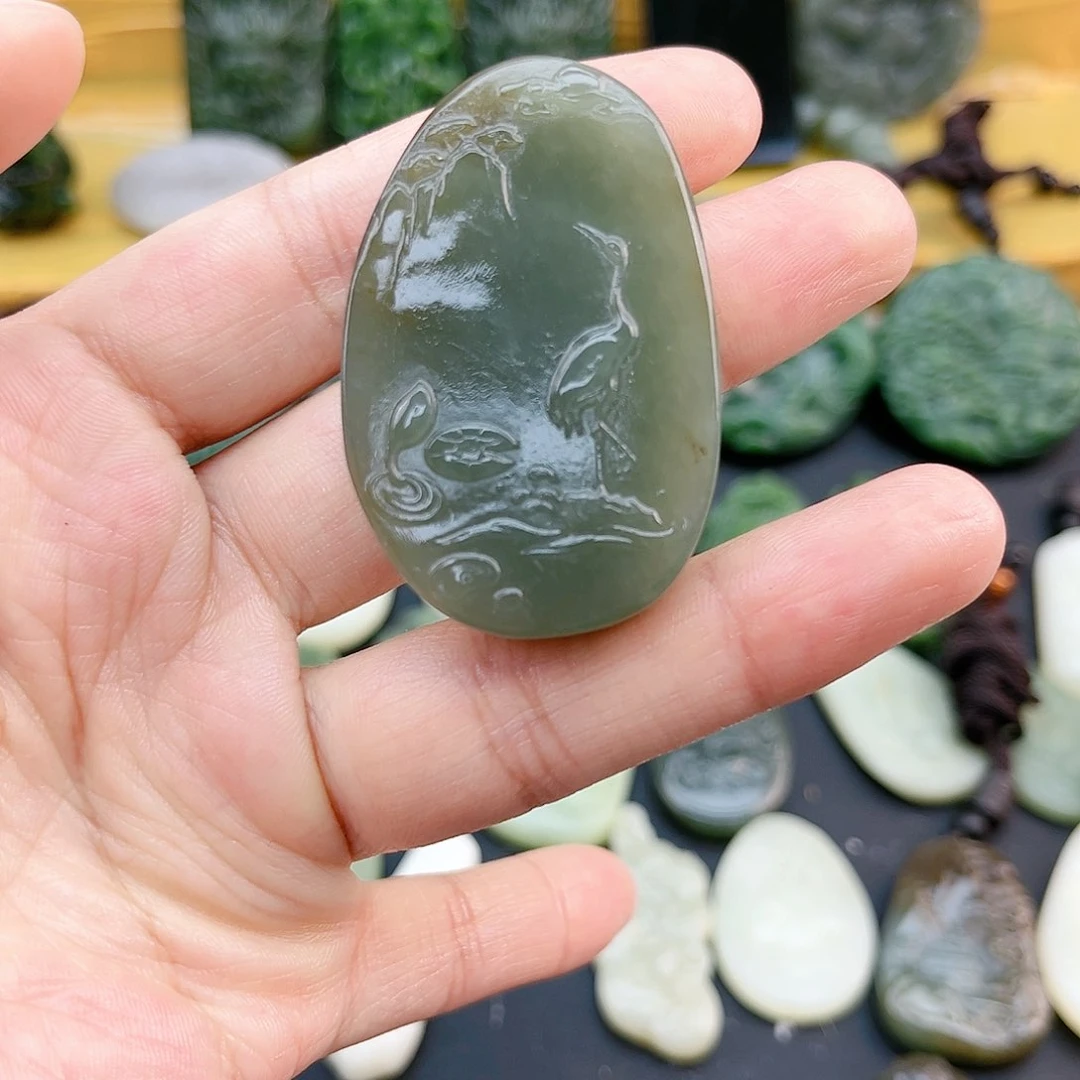 和田玉未镶嵌颈饰