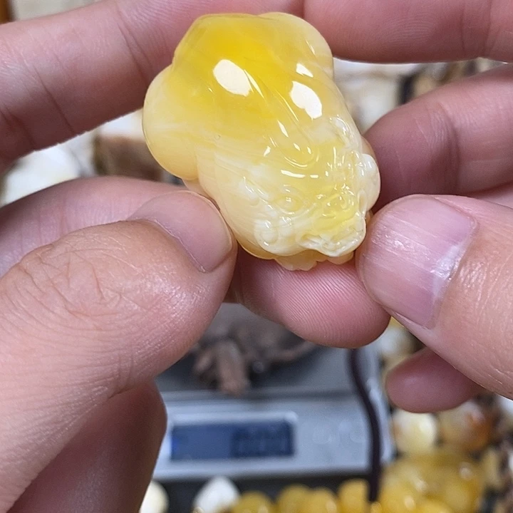 未镶嵌琥珀裸石绘**生我