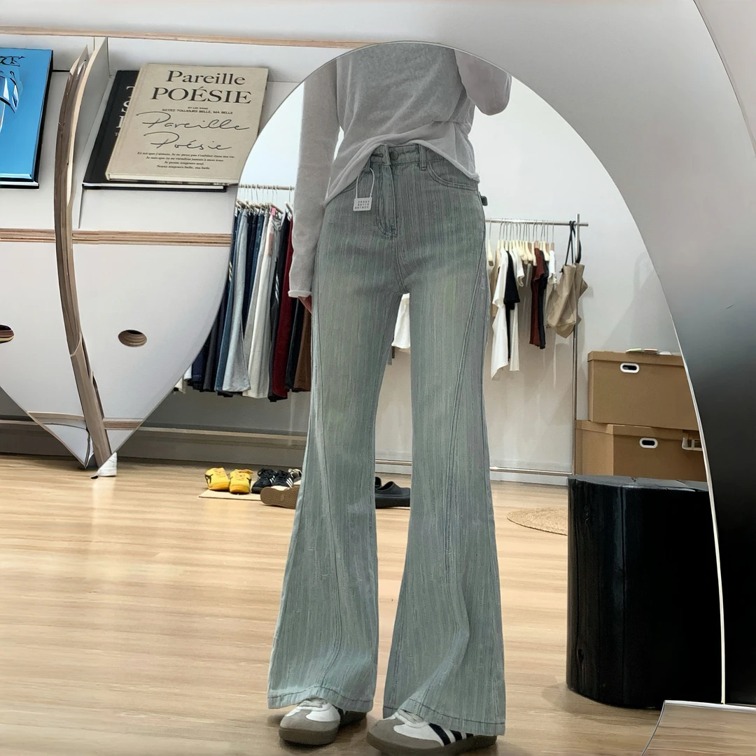 美式浅蓝高腰微喇牛仔裤女2025春夏新款提花设计感不贴腿喇叭裤子