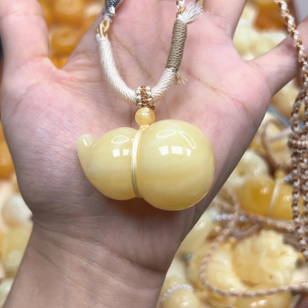 琥珀颈饰未镶嵌蜜蜡