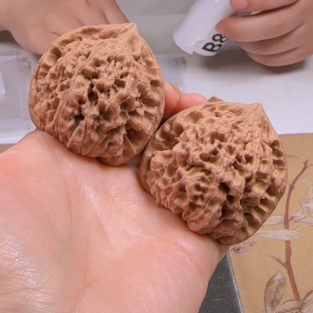 文玩核桃吊坠山地高官46-808