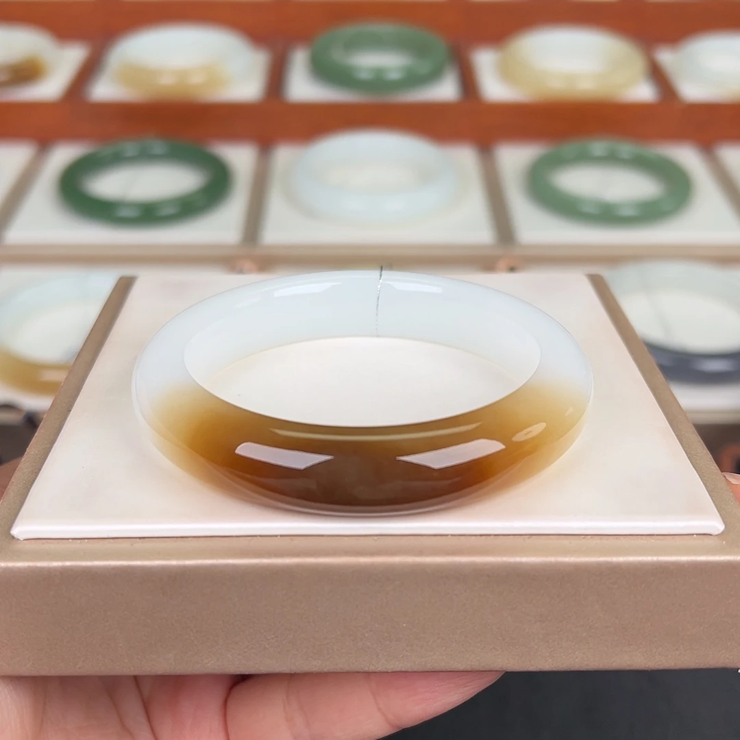 和田玉未镶嵌手镯老红糖