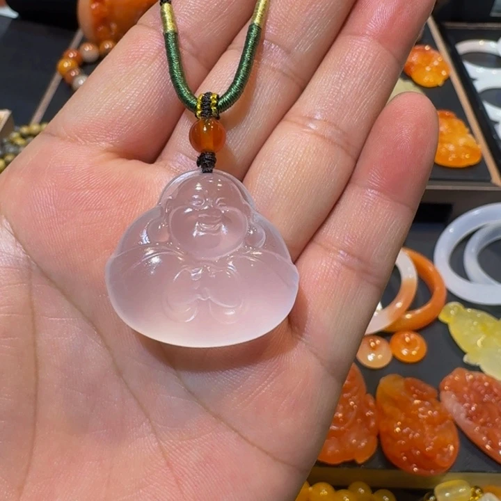 s***7石英质玉（金丝玉）合金颈饰抱抱佛