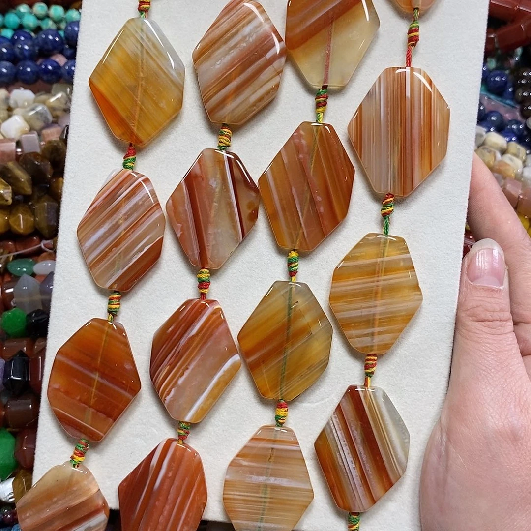 玛瑙/玉髓未镶嵌珠宝半成品玛瑙水晶共生一条卡28*38mm