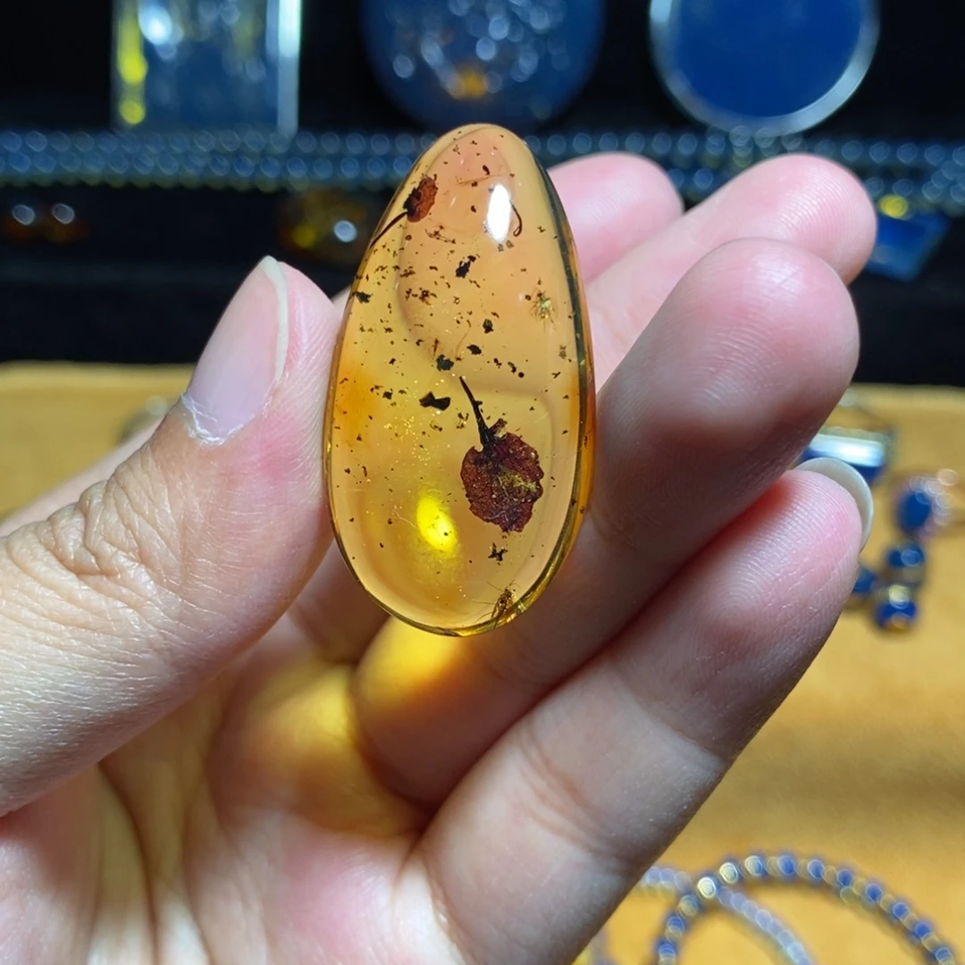 琥珀未镶嵌颈饰多米尼加蓝珀