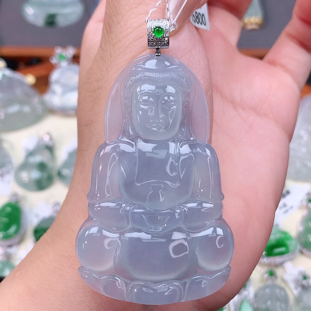 颈饰18K金镶嵌翡翠观音