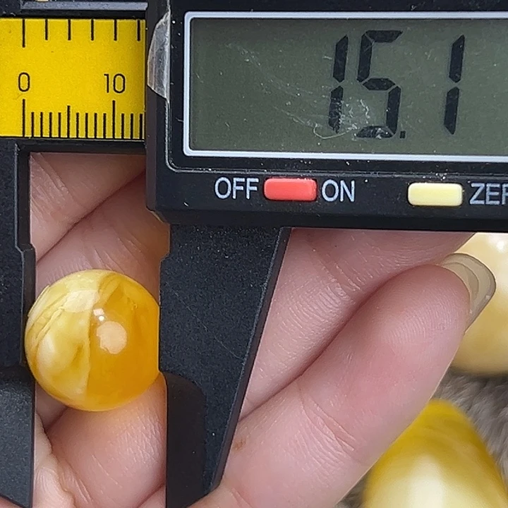 蜜蜡未镶嵌裸石微瑕468