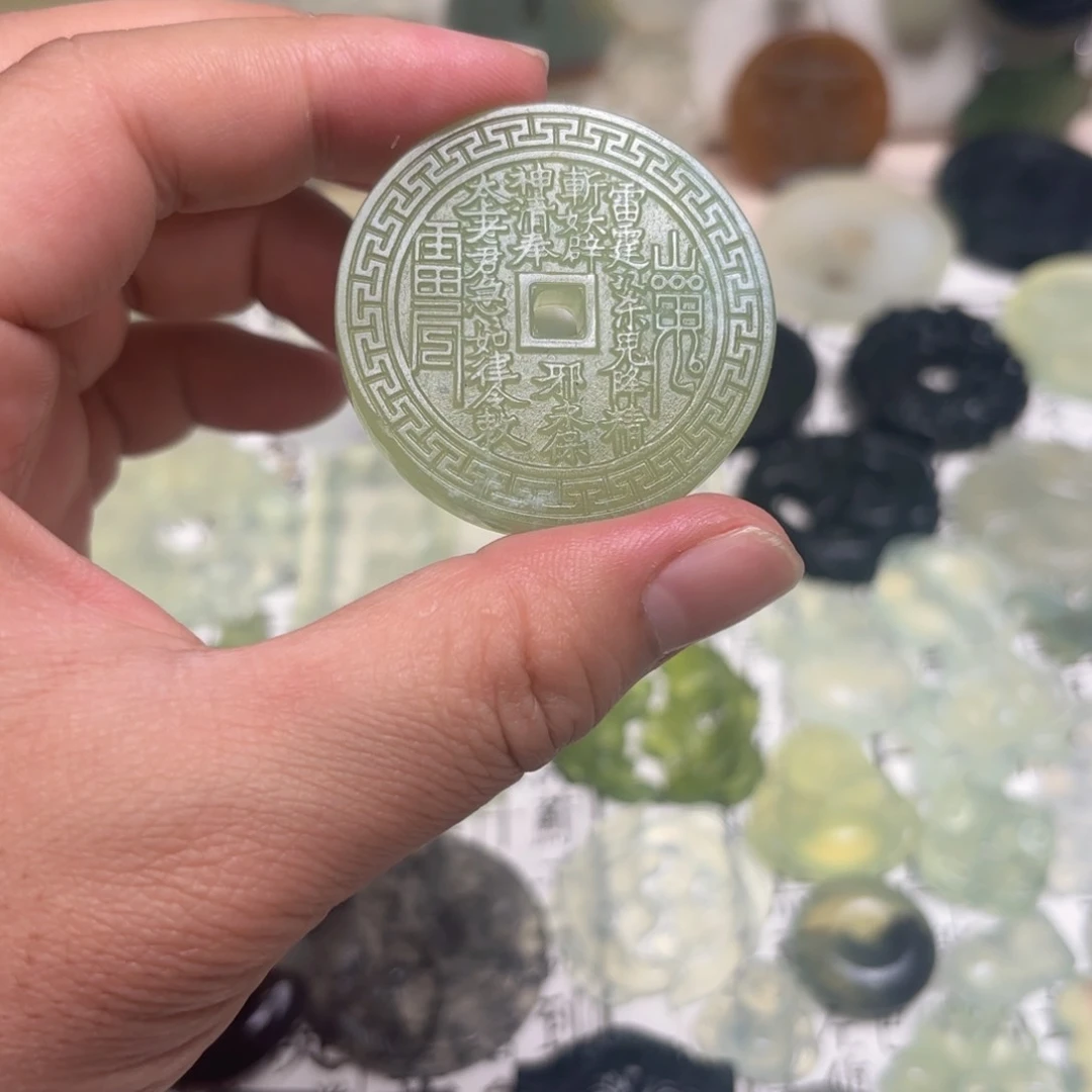 蛇纹石玉合金颈饰