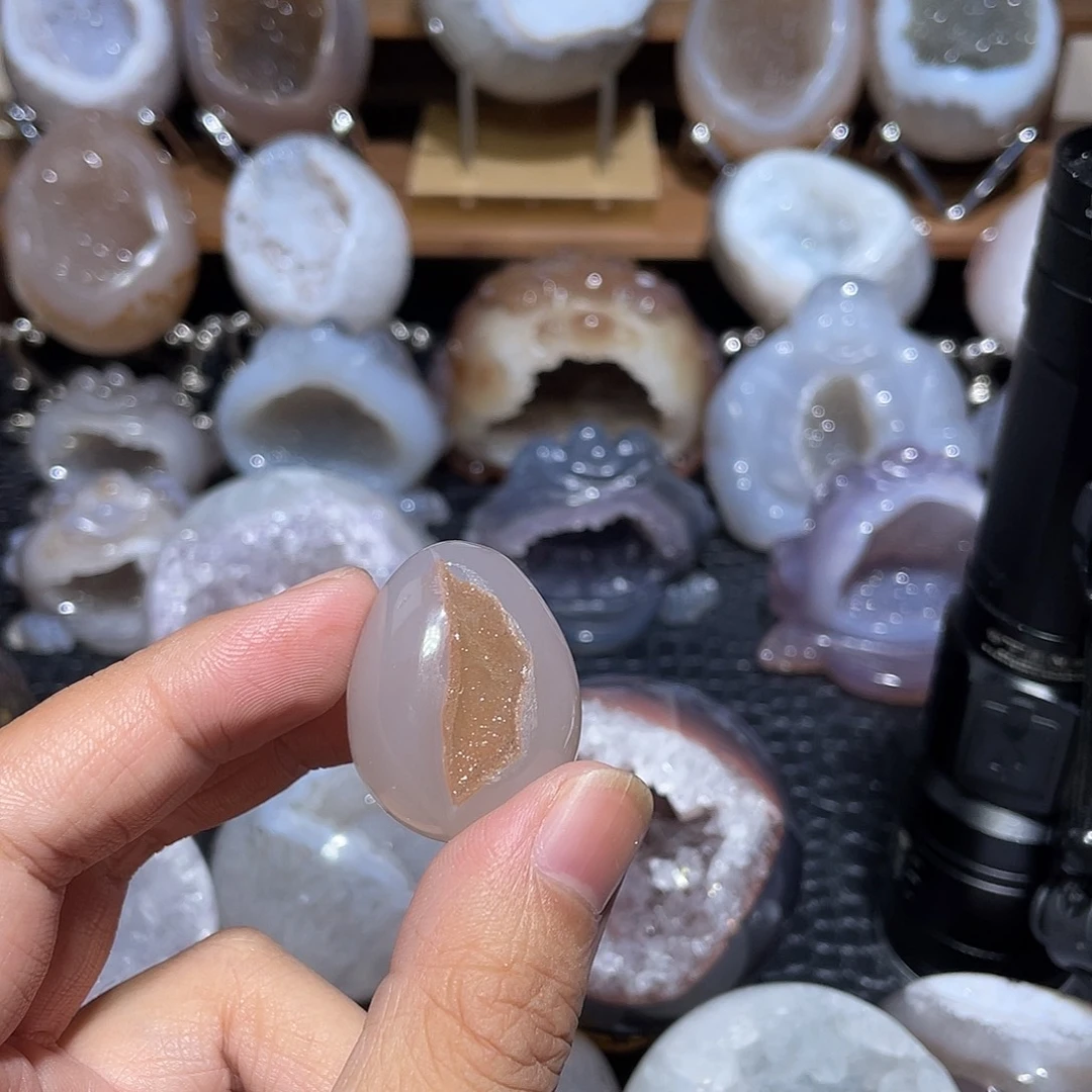 刘***丽大型摆件（非配饰）水晶未镶嵌