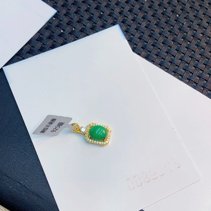 翡翠未镶嵌吊坠(不含链)天然翡翠