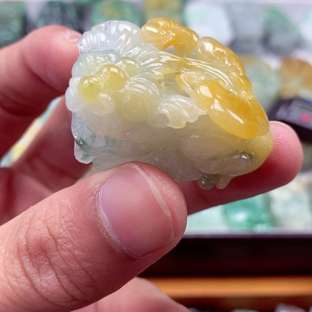翡翠颈饰未镶嵌翡翠