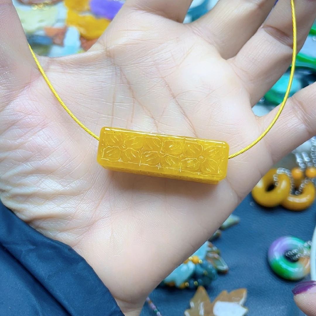 翡翠未镶嵌颈饰项链