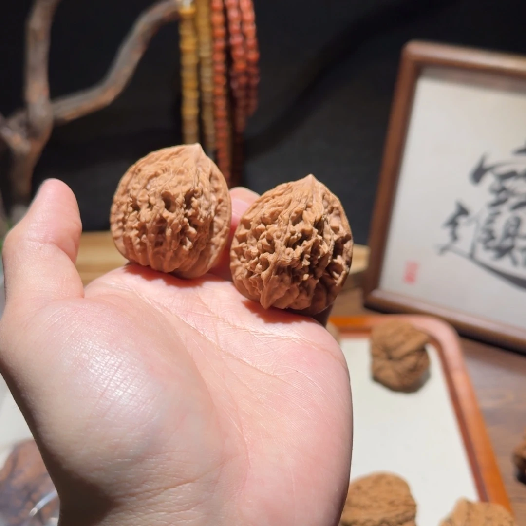 文玩核桃吊坠虎头 41