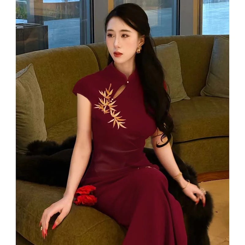2025夏季新款优雅气质显瘦新中式订婚礼服女旗袍短袖连衣裙D3451