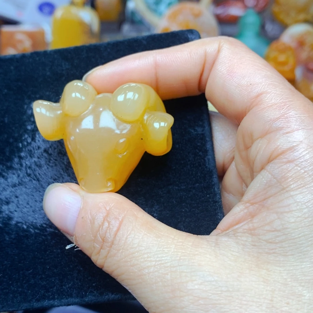 未镶嵌石英质玉（黄龙玉）吊坠(不含链)