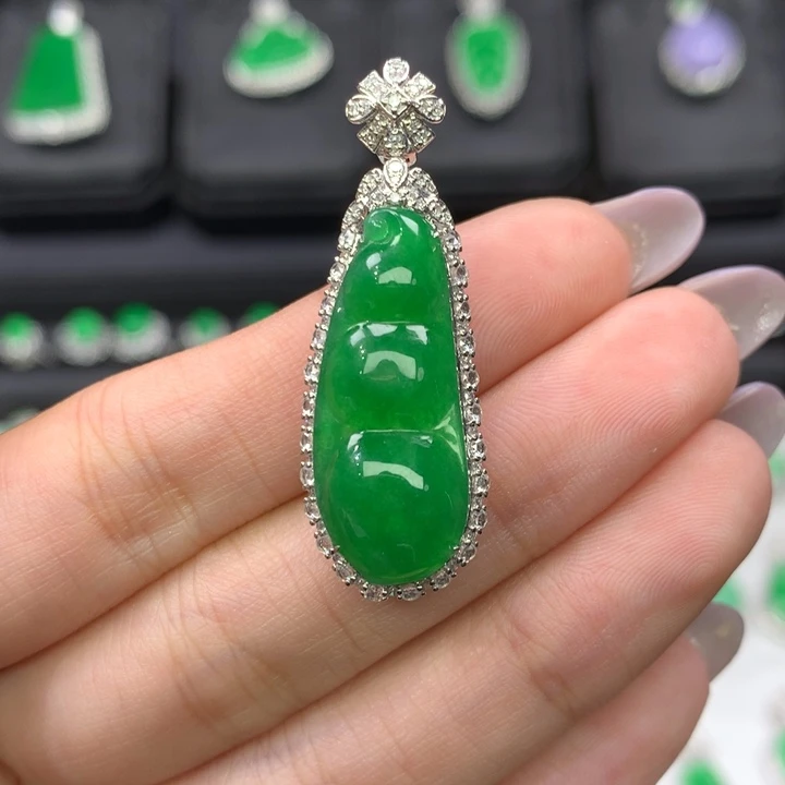 翡翠吊坠(不含链)18K金镶嵌