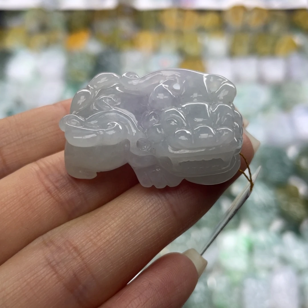 翡翠未镶嵌颈饰貔貅