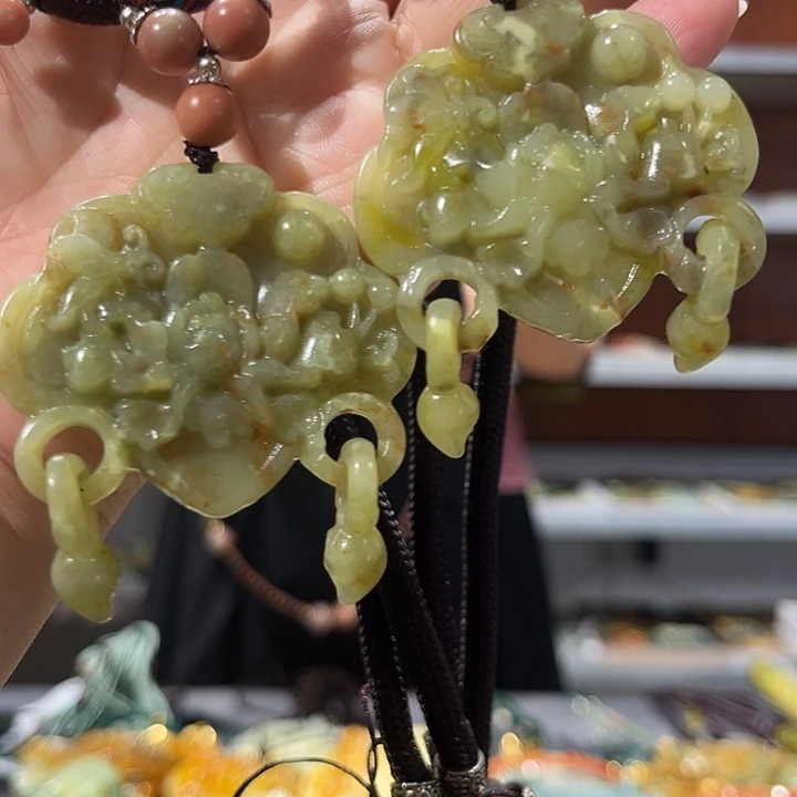 岫玉未镶嵌毛衣链