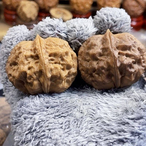 文玩核桃把件玉龙金蟾带彩43+