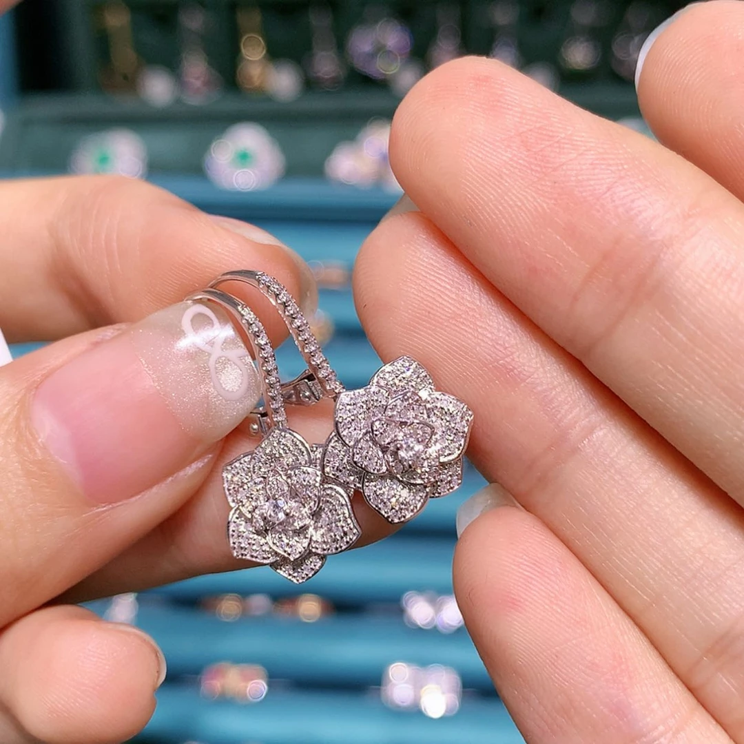 【闪购商品】钻石耳饰18K金镶嵌钻石耳钉