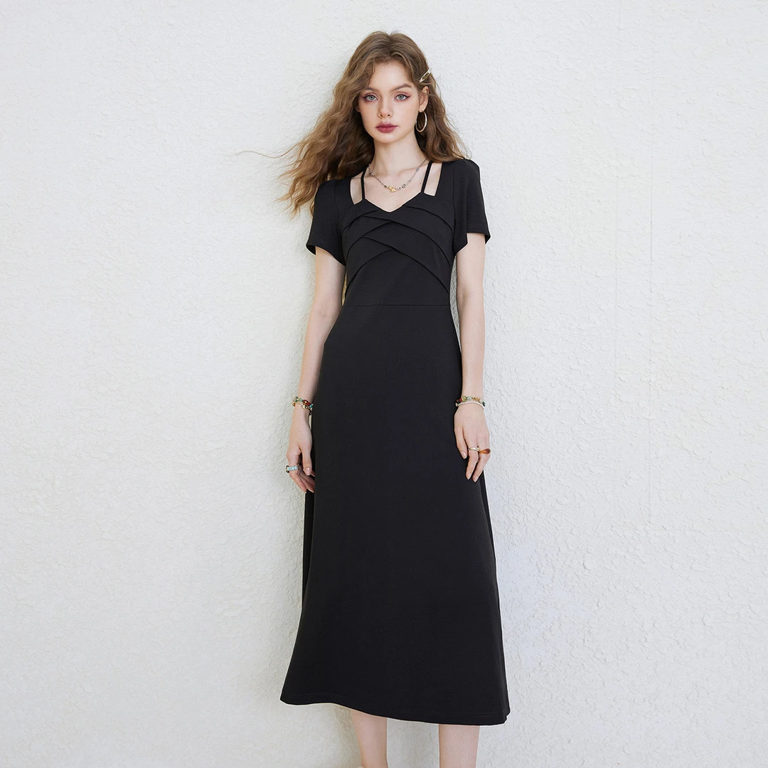 0073【毛毛专属】0073春季新款休闲荷叶领镂空小黑裙