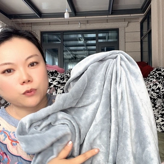 羊驼毛法兰绒灰色床裙245×250