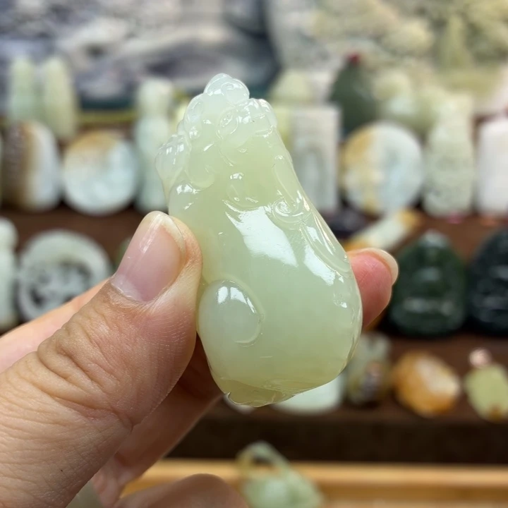 相***缘和田玉未镶嵌颈饰