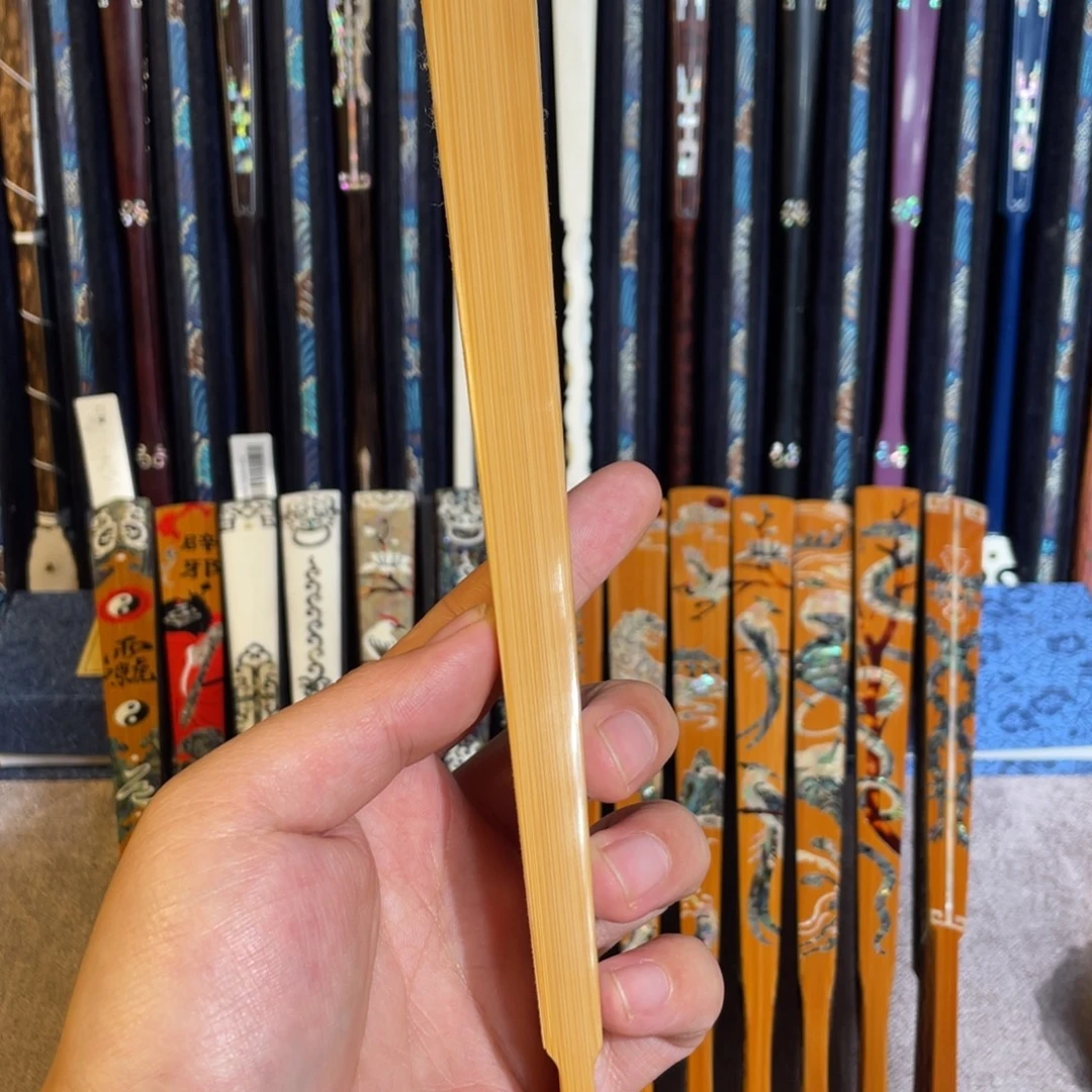 扇子手工制作工艺精湛