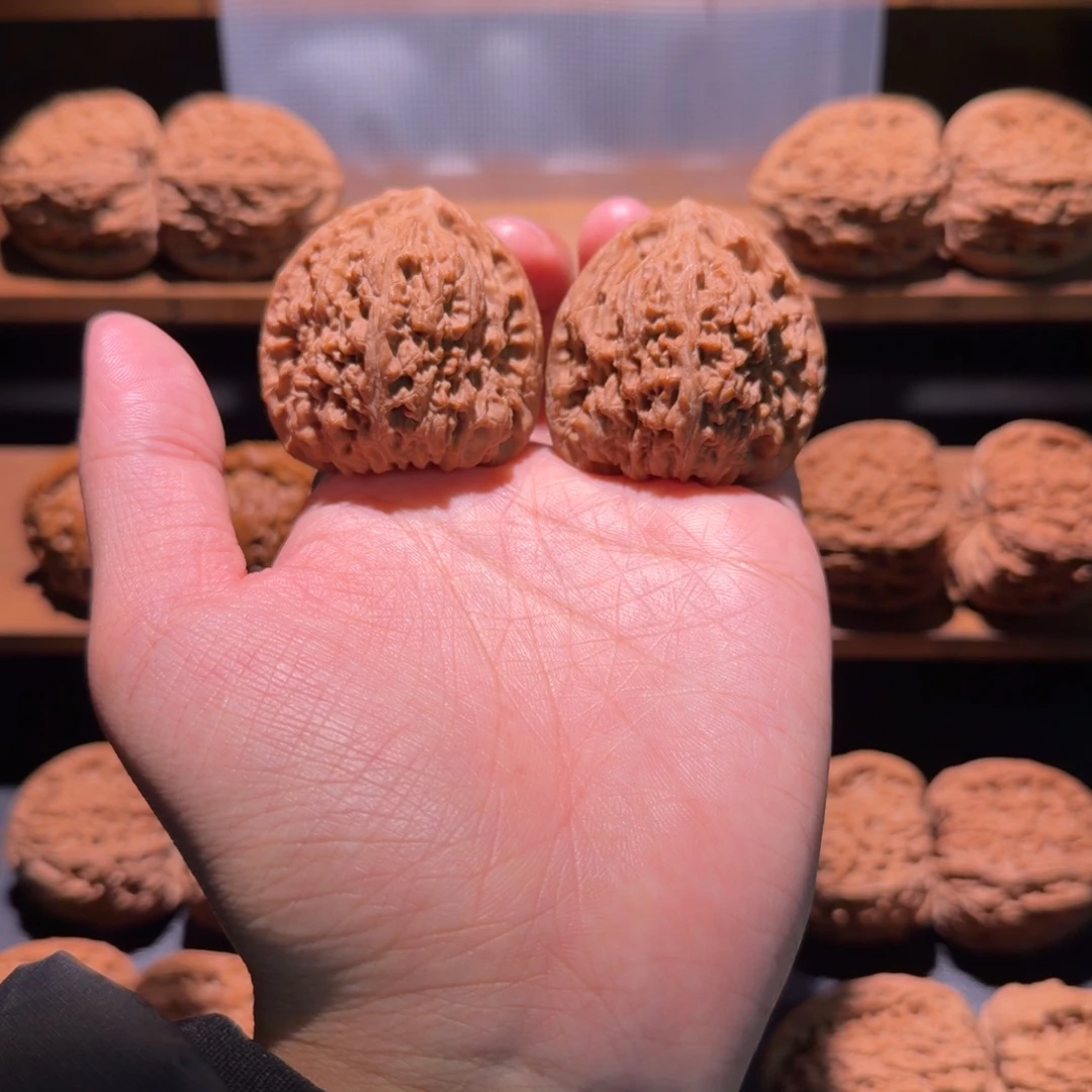 中***哥桃核吊坠41南疆石