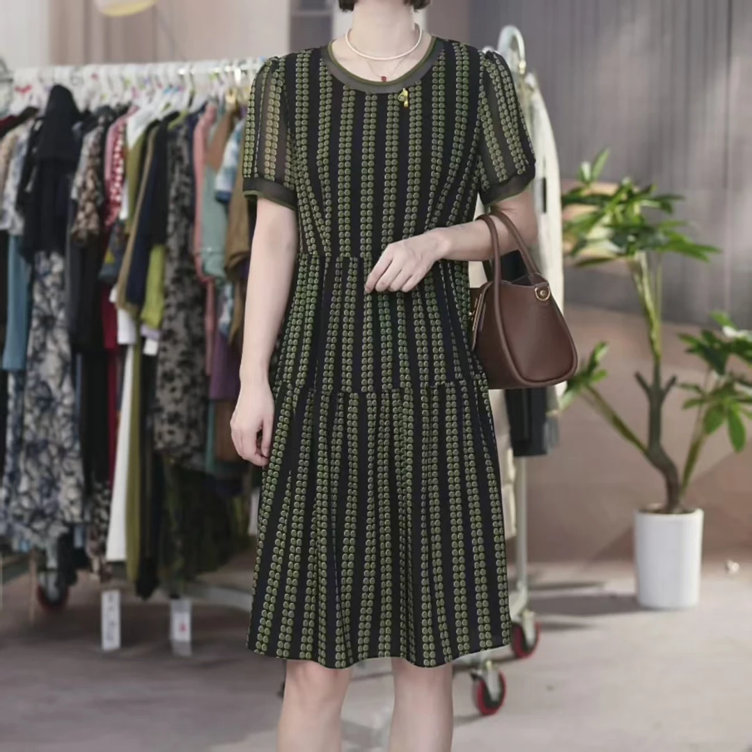 XB070-X夏季透气遮肉连衣裙法式收腰复古女装