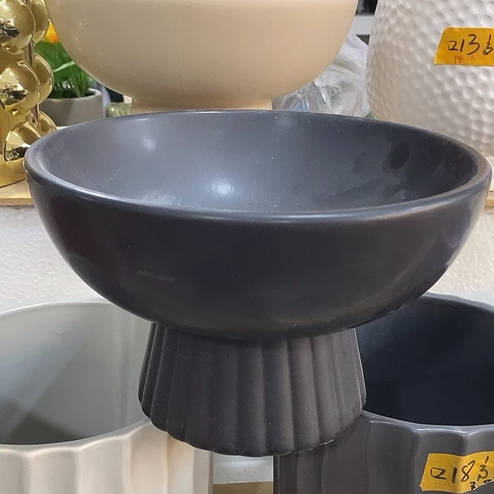 陶瓷花盆有孔 瑕疵介意勿拍