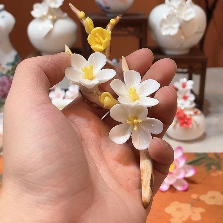 手工陶瓷精致摆件