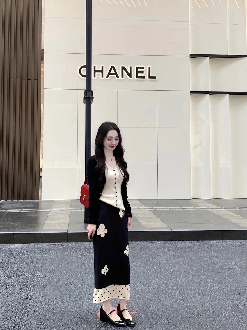 法式小香风显瘦套装女春季新款时尚气质假两件针织衫半身裙两件套