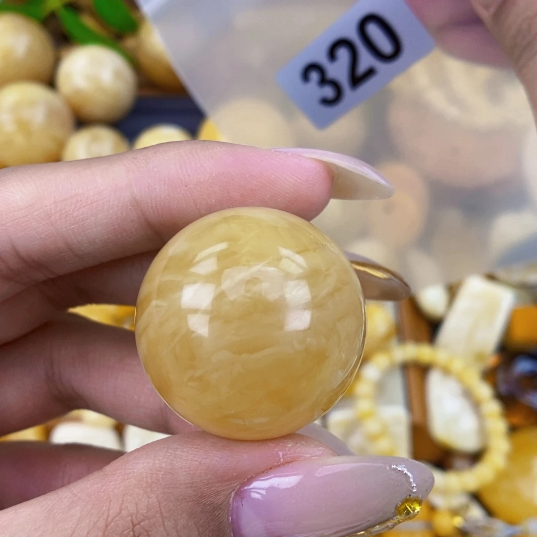 琥珀未镶嵌珠宝奇石28.1 接近全品