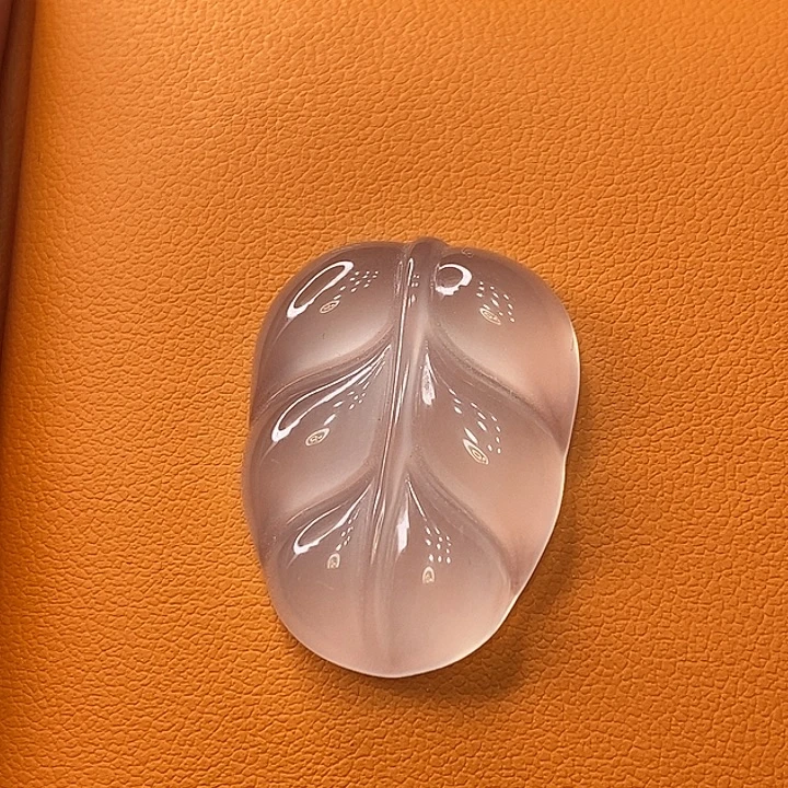 颈饰未镶嵌石英质玉