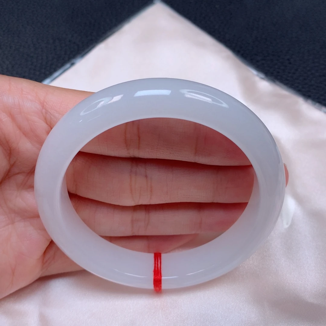 翡翠手镯未镶嵌天然