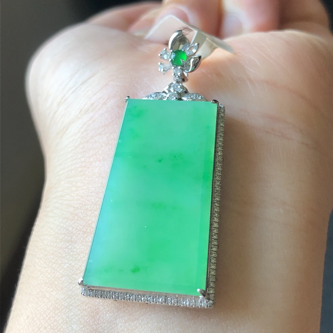 缅甸天然A货翡翠18k金镶嵌老坑冰种阳绿无事牌吊坠43.7/19.2/6.8