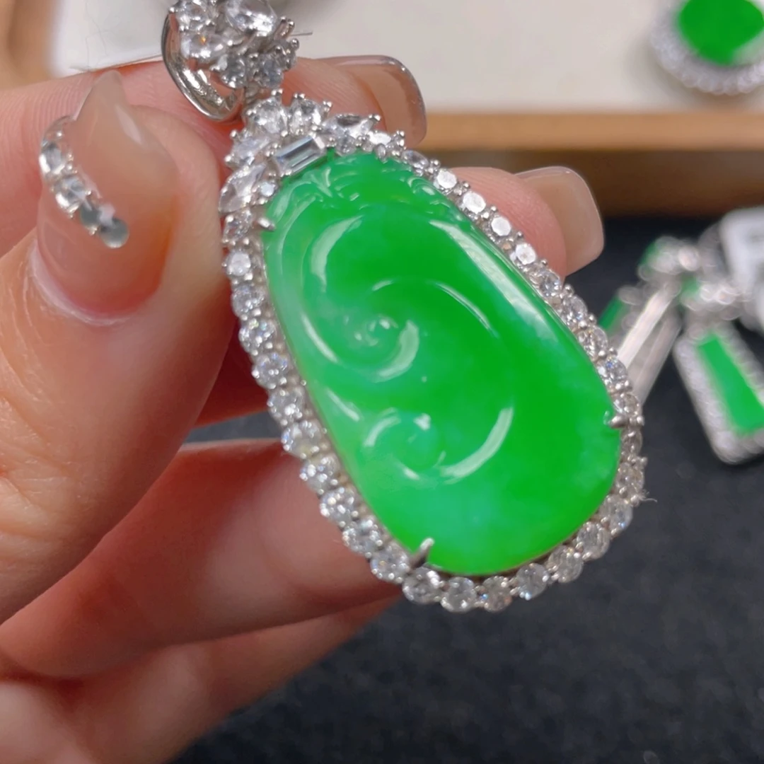 翡翠颈饰银S925镶嵌n n n n n