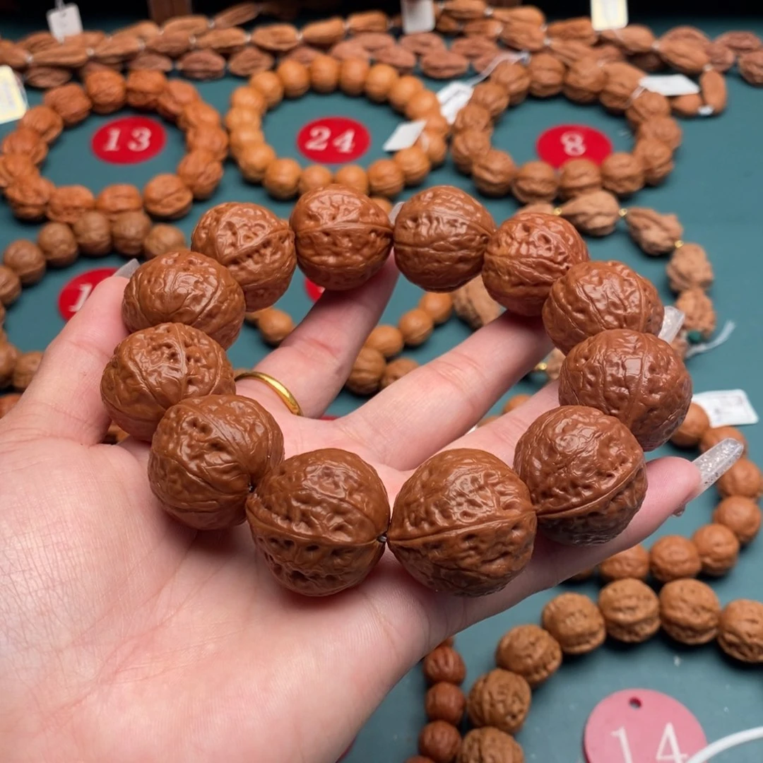 文玩核桃手串红皮三角