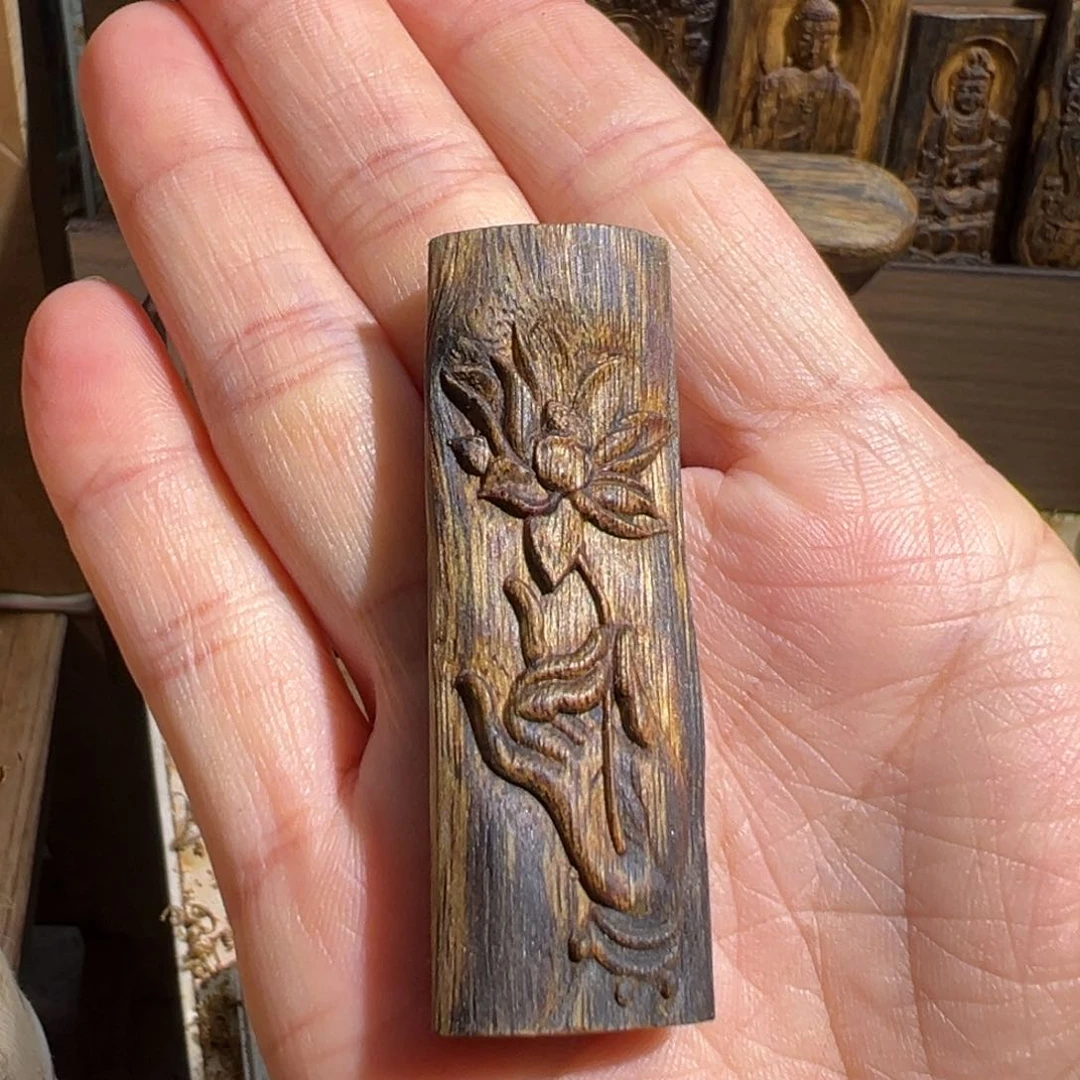 吊坠沉香绿棋楠吊坠雕刻6.2克