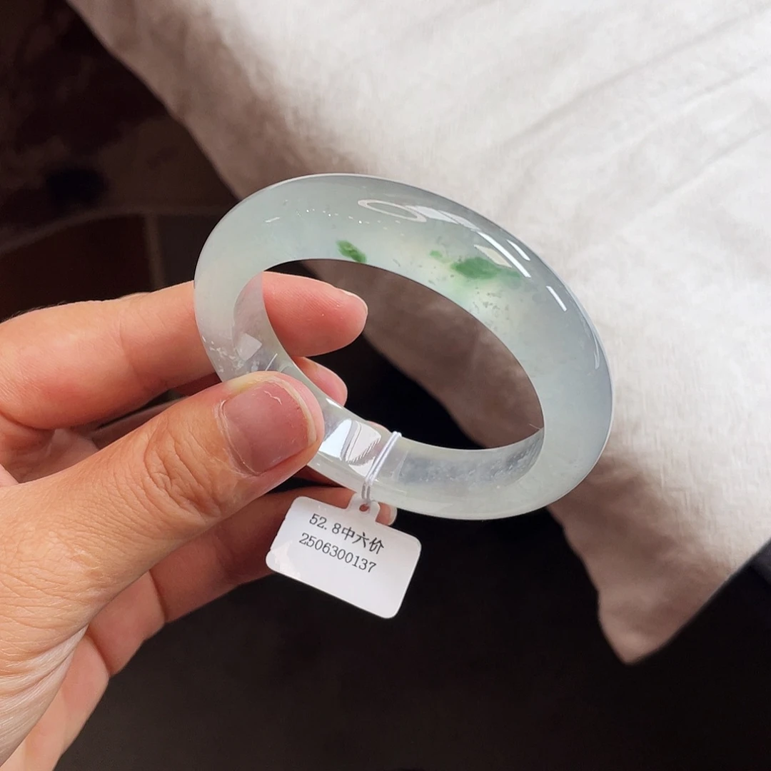 翡翠手镯未镶嵌52-53高冰木那暴风雪飘绿花泥鳅背、截图询价