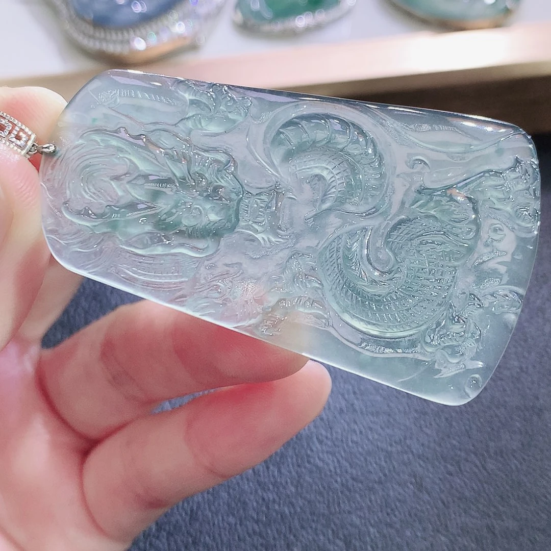 翡翠18K金镶嵌挂件翡翠