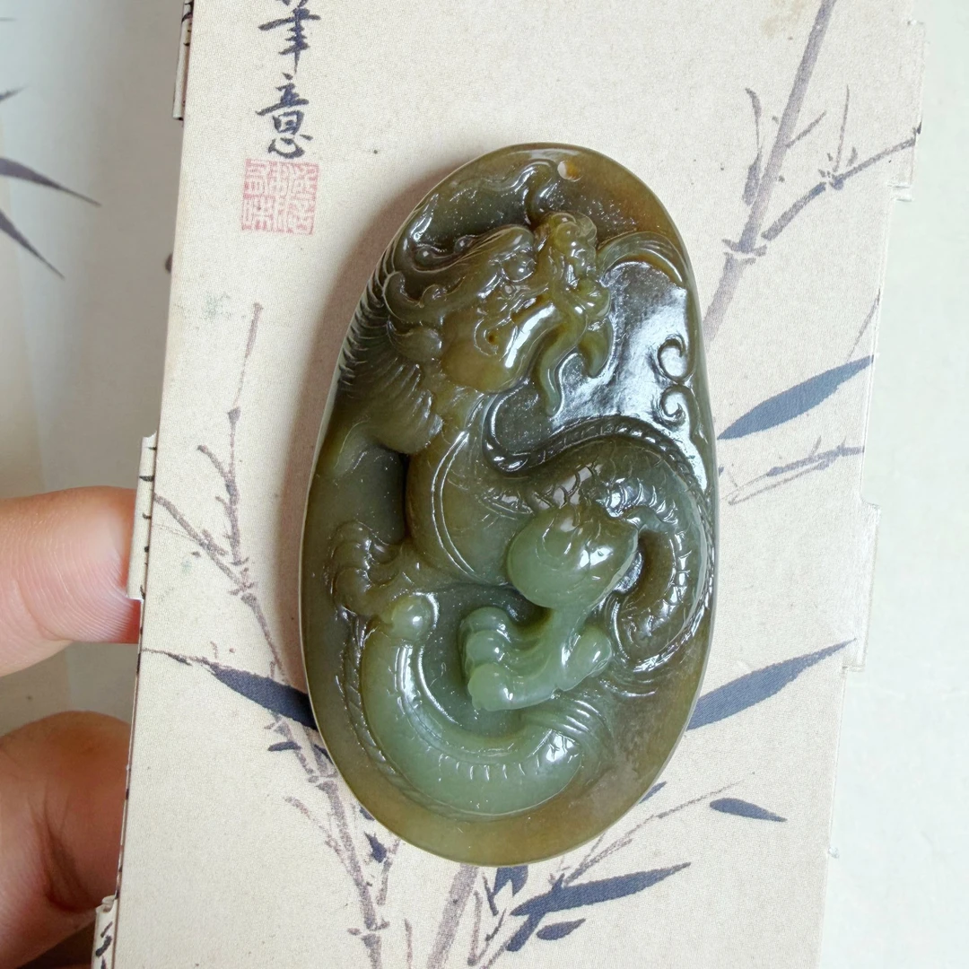 天然和田玉创意手工精雕龙行天下吊坠挂坠精致百搭送男士生日礼物