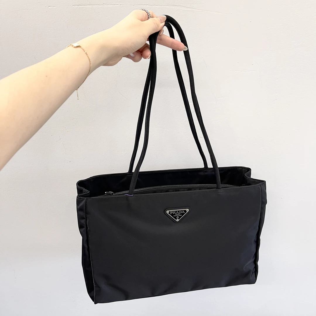 95新 Prada/普拉达 30横版降落伞尼龙托特包091702