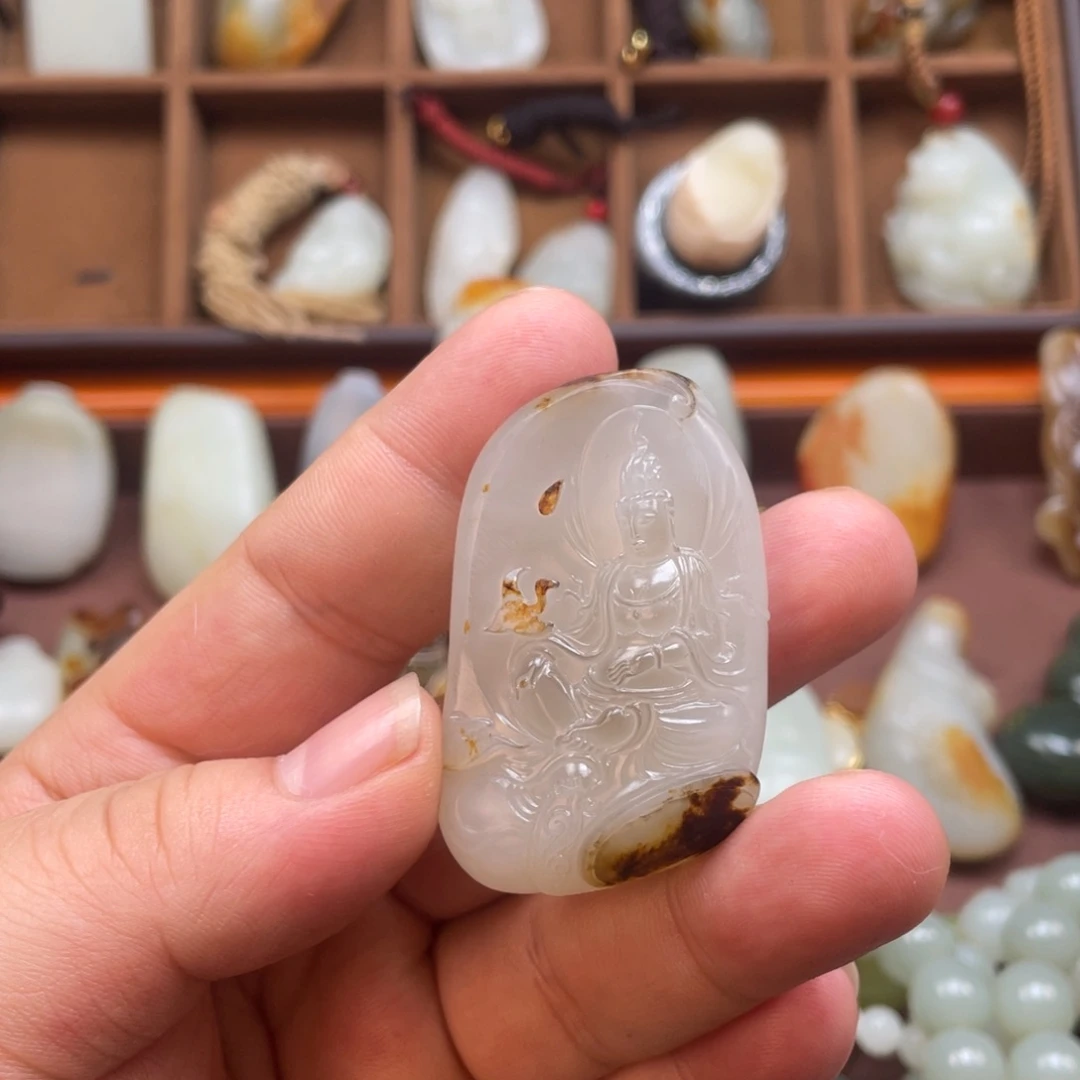 L***^和田玉未镶嵌挂件