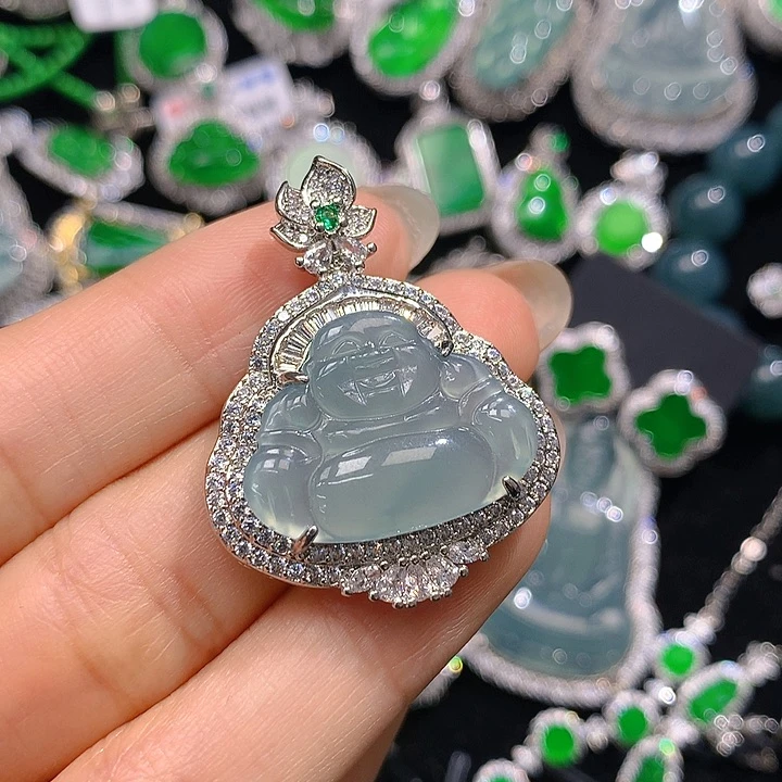 翡翠颈饰未镶嵌翡翠