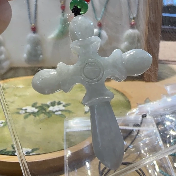 翡翠未镶嵌颈饰翡翠十字架