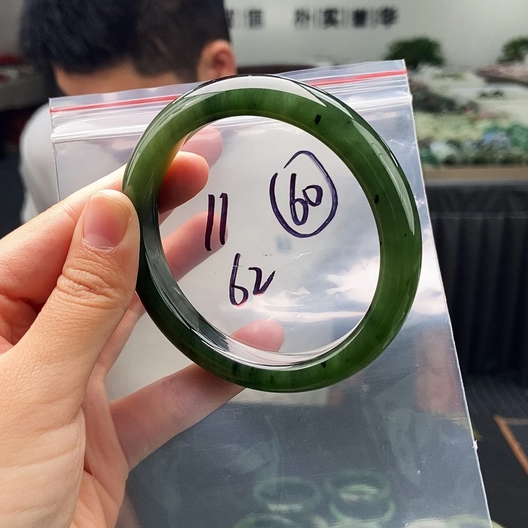 和田玉未镶嵌手镯颜色多样性发拍一发一