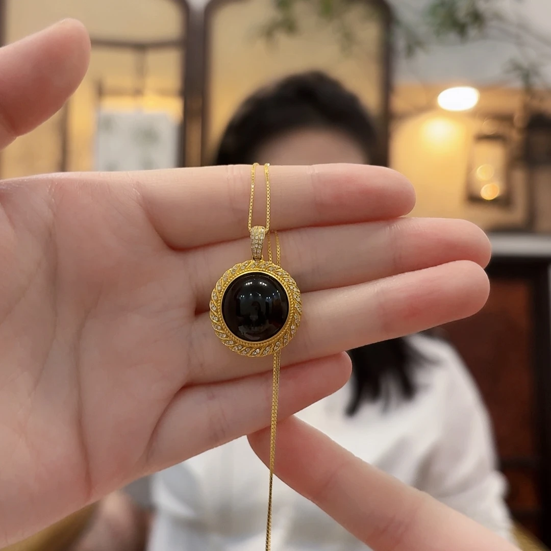 翡翠18K金镶嵌吊坠(赠链)